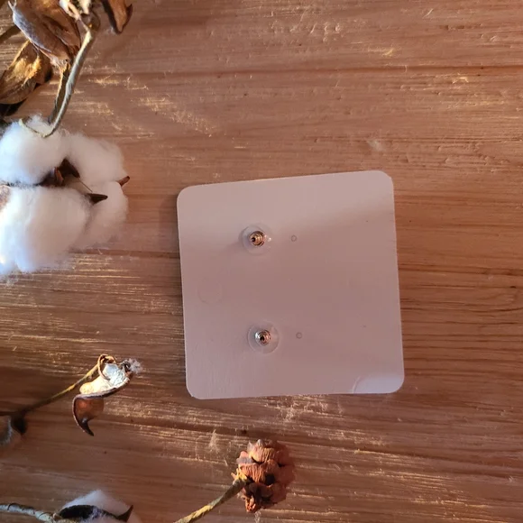 💙💙Super Adorable Blue Colored Heart  Stud Earrings💙💙 - Picture 15 of 15